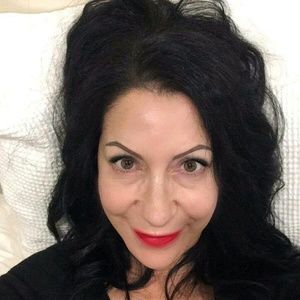 Meet your Posher, Paola